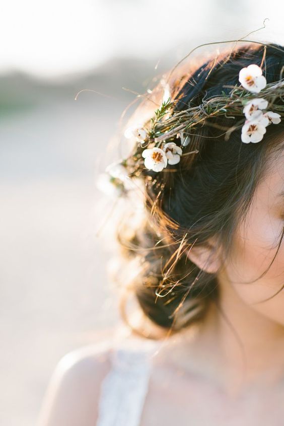 Quelle fleur mettre dans les cheveux  ?